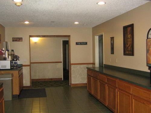 Super 8 By Wyndham Of The Ozarks Motel 2*