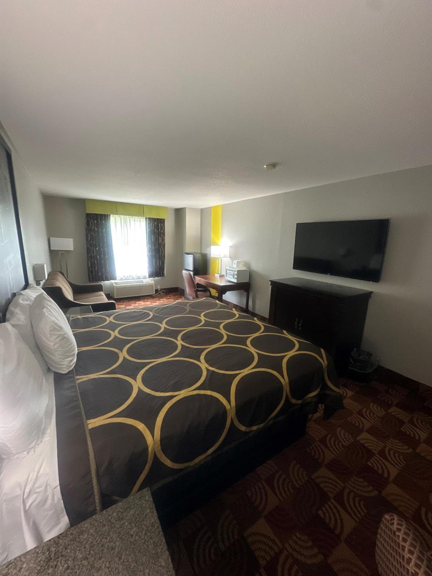 Super 8 By Wyndham Of The Ozarks Motel 2*
