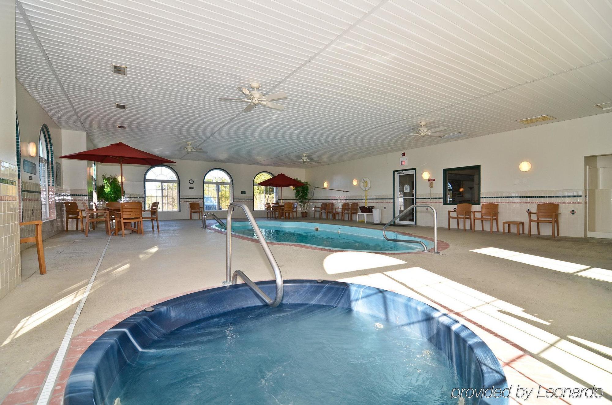 Super 8 By Wyndham Of The Ozarks 2*