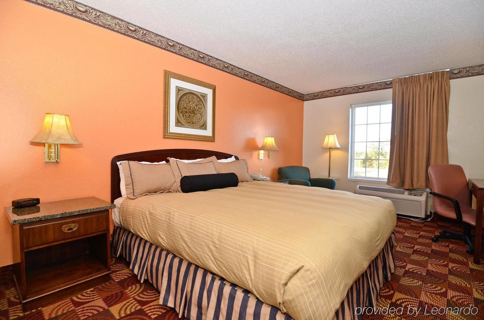 Super 8 By Wyndham Of The Ozarks Motel
