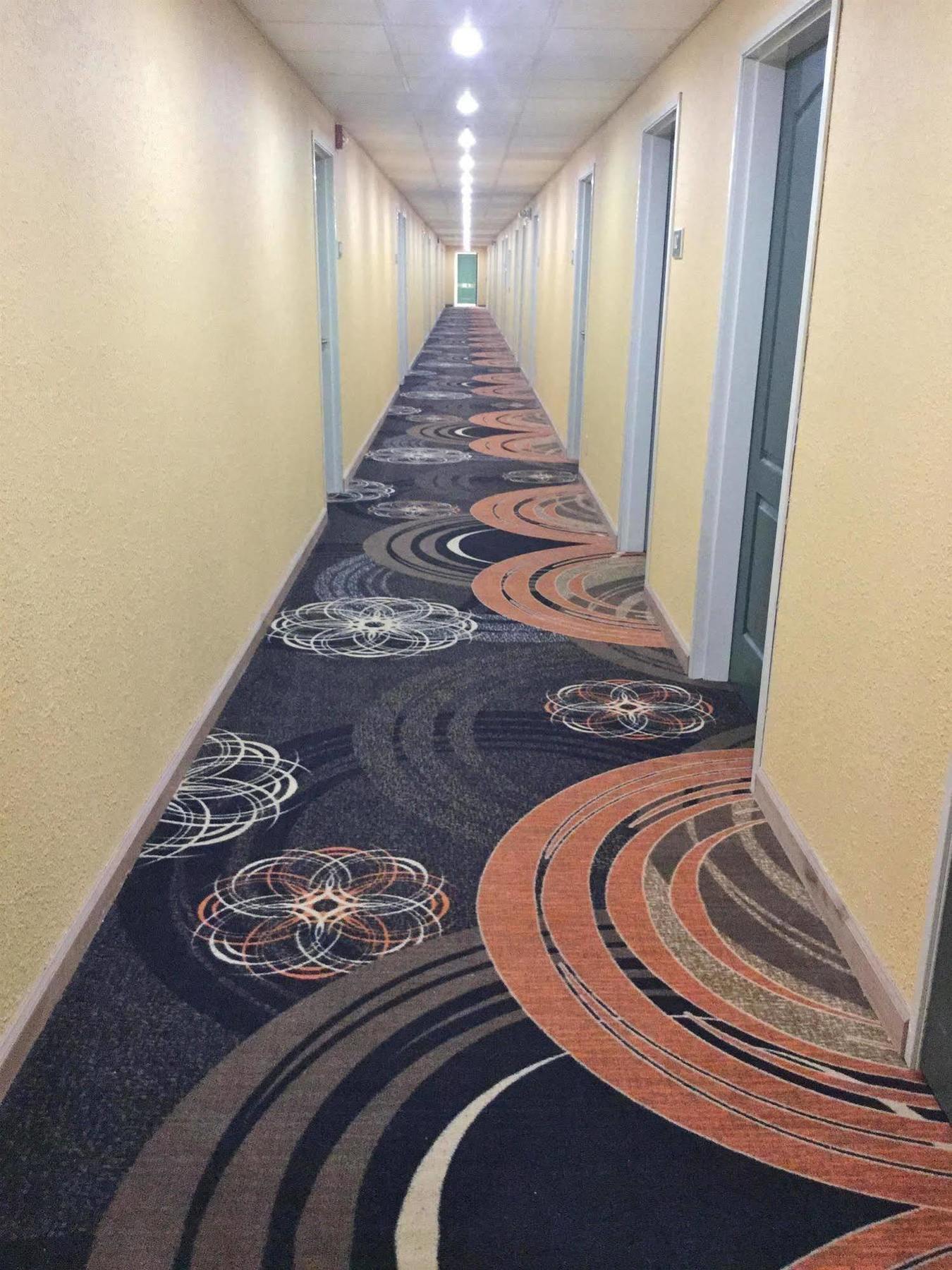 Super 8 By Wyndham Of The Ozarks Motel