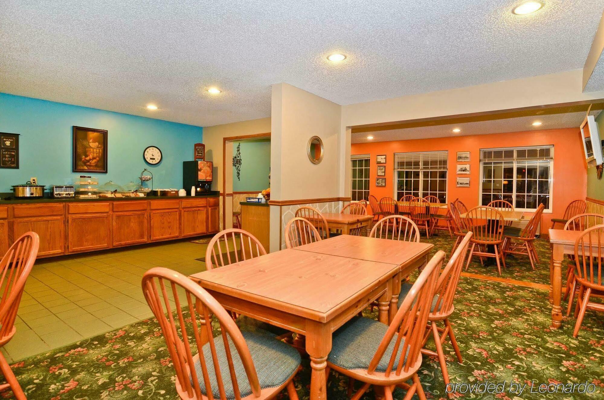 Super 8 By Wyndham Of The Ozarks Motel 2*