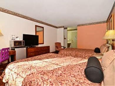 Motel Super 8 By Wyndham Of The Ozarks 2*